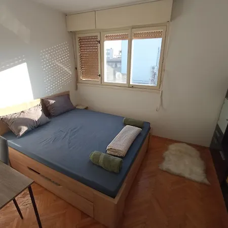 In - In A Shared By Oldtown Guest house *