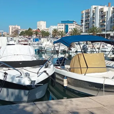 Shared By Oldtown And 400 M Away Lejlighed Zadar