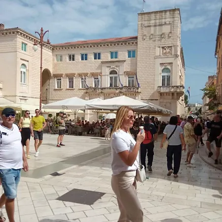 Shared By Oldtown And 400 M Away Lejlighed Zadar