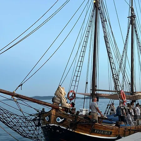 Shared By Oldtown And 400 M Away *