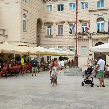 Shared By Oldtown And 400 M Away Lejlighed *