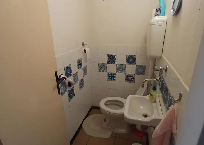 Shared By Oldtown And 400 M Away アパート *