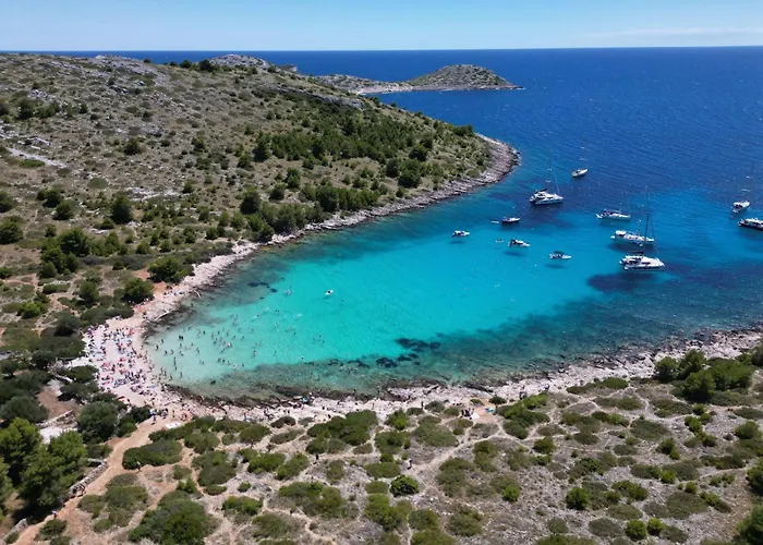 アパート Shared By Oldtown And 400 M Away ザダル