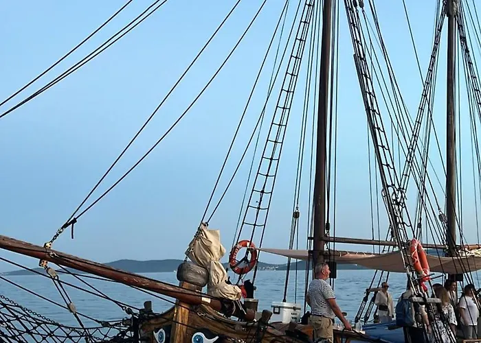 Shared By Oldtown And 400 M Away *