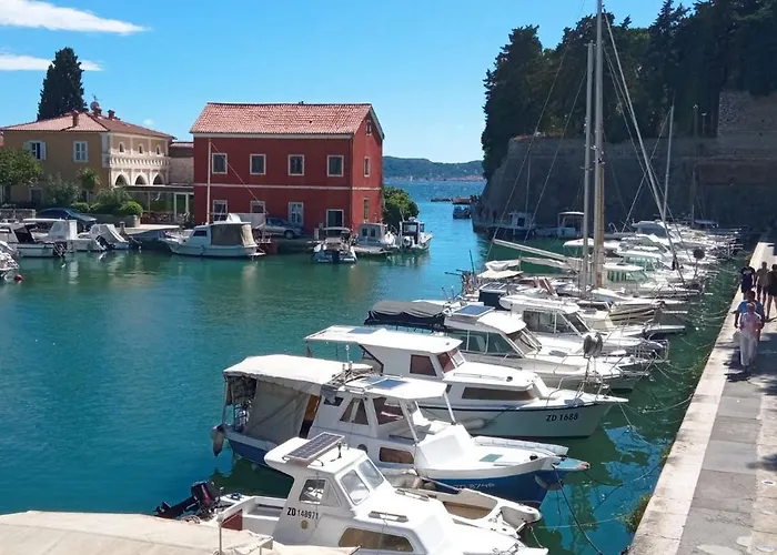 アパート Shared By Oldtown And 400 M Away