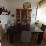 Shared By Oldtown And 400 M Away Apartment