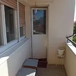 Apartment Shared By Oldtown And 400 M Away *