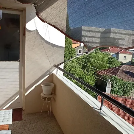 Shared By Oldtown And 400 M Away Appartement *